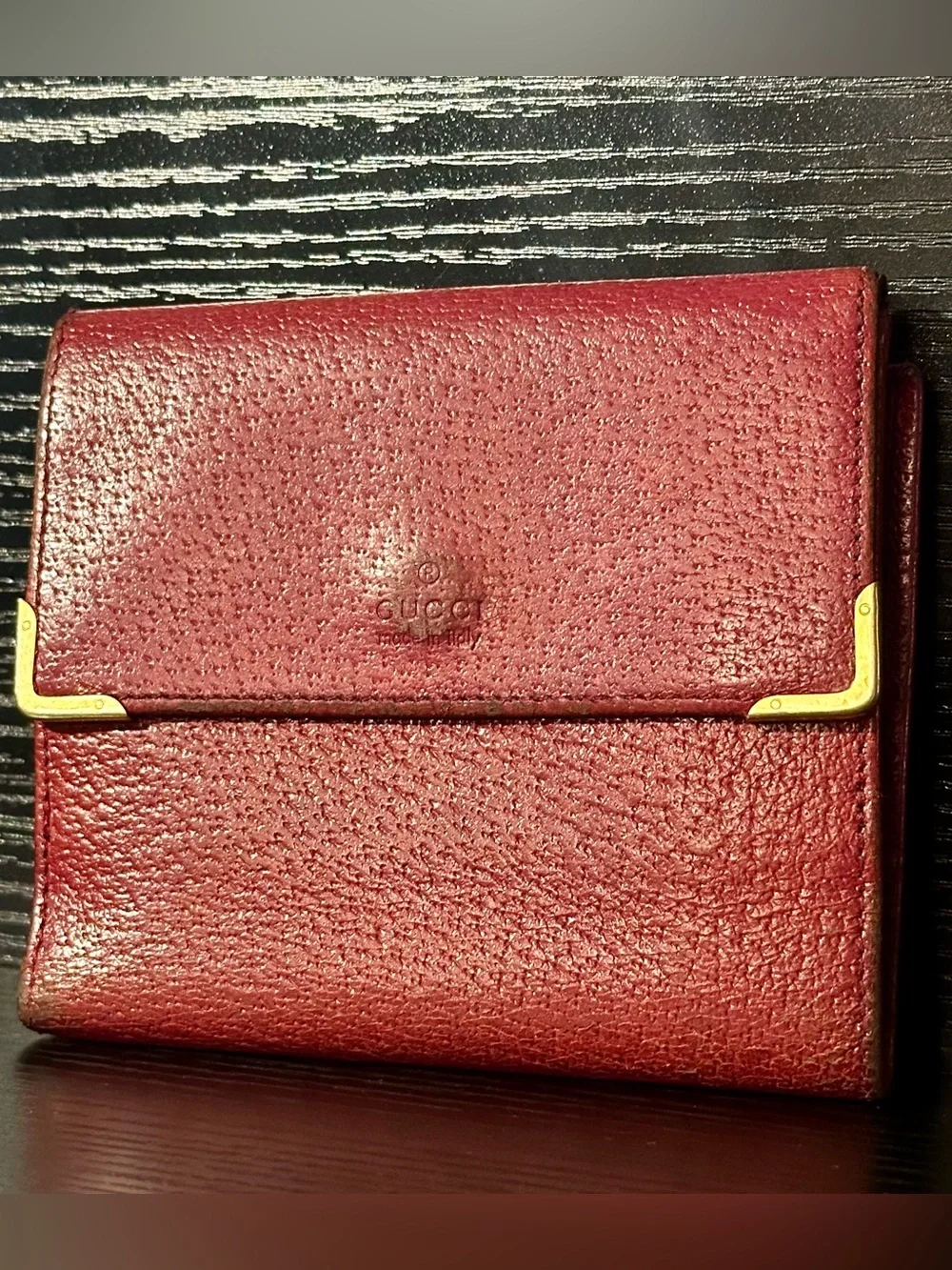 Vintage Gucci Burgundy Leather Bifold Wallet Gold Tone Corner Hardware Italy